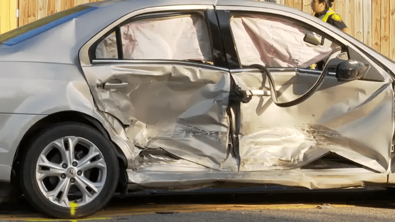 3-Year-Old Hospitalized After Three-Car Crash at Pecan Valley Drive and Interstate 37 Access Road on San Antonioโs Southeast Side After Possible Red-Light Violation